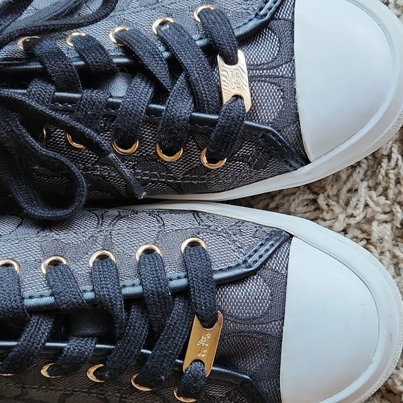 Coach womans black and white tennis shoe size 7.5 US  37.5 EUR - Picture 2 of 12